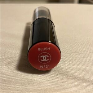 CHANEL Blush Lipstick Style in Vibrant Red 

It’s cream blush